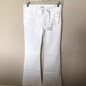 NWT sneak peek mid rise jeans